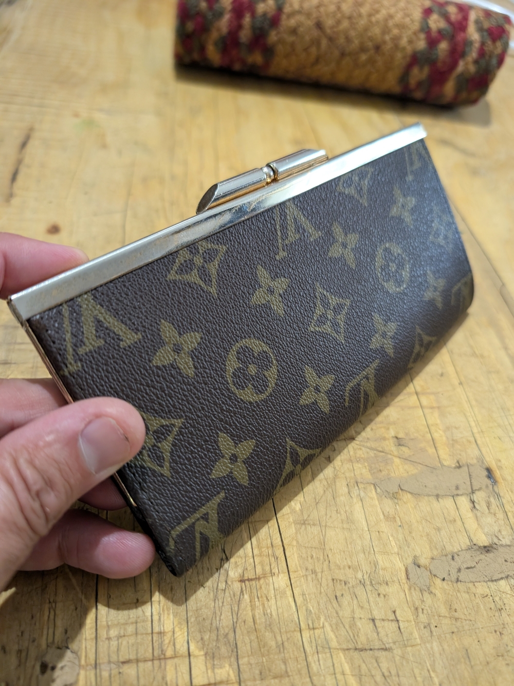 Louis Vuitton Monogram Brown Canvas Kiss-Lock Wallet